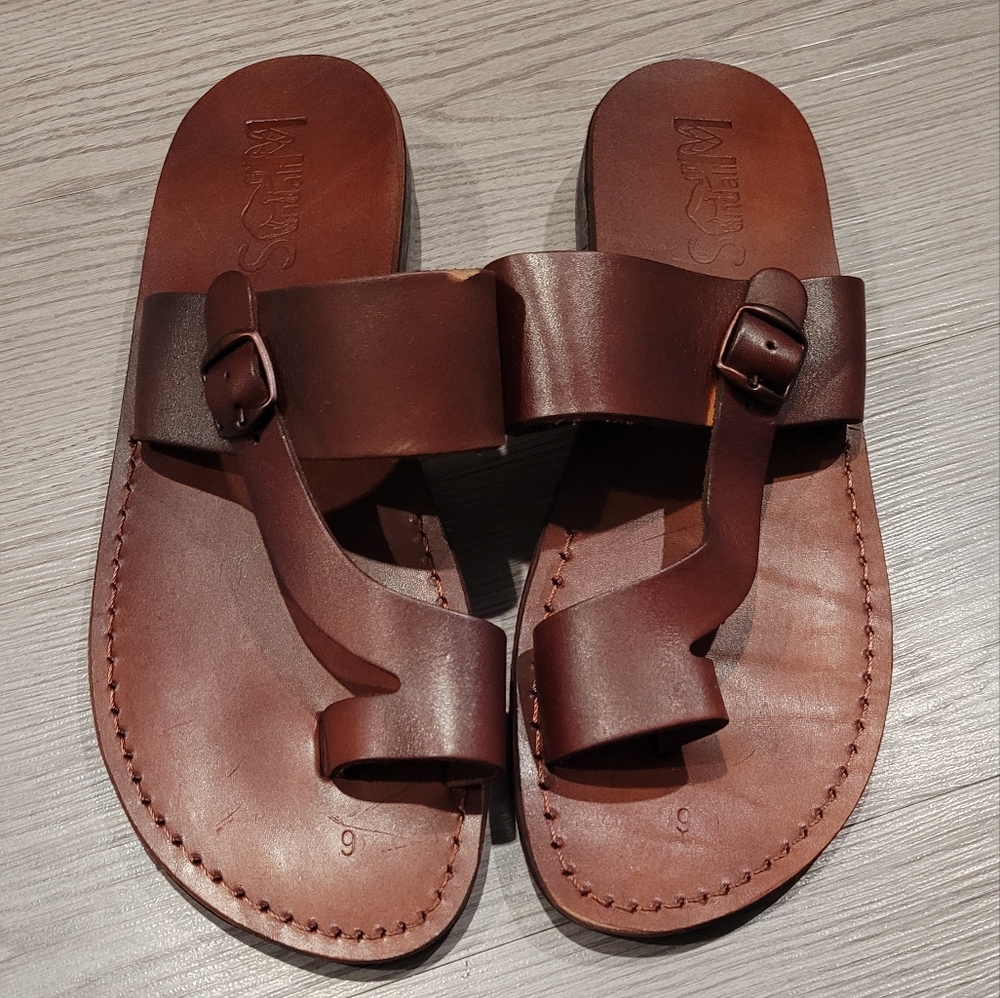 NWOT mens size 46 Camel sandals